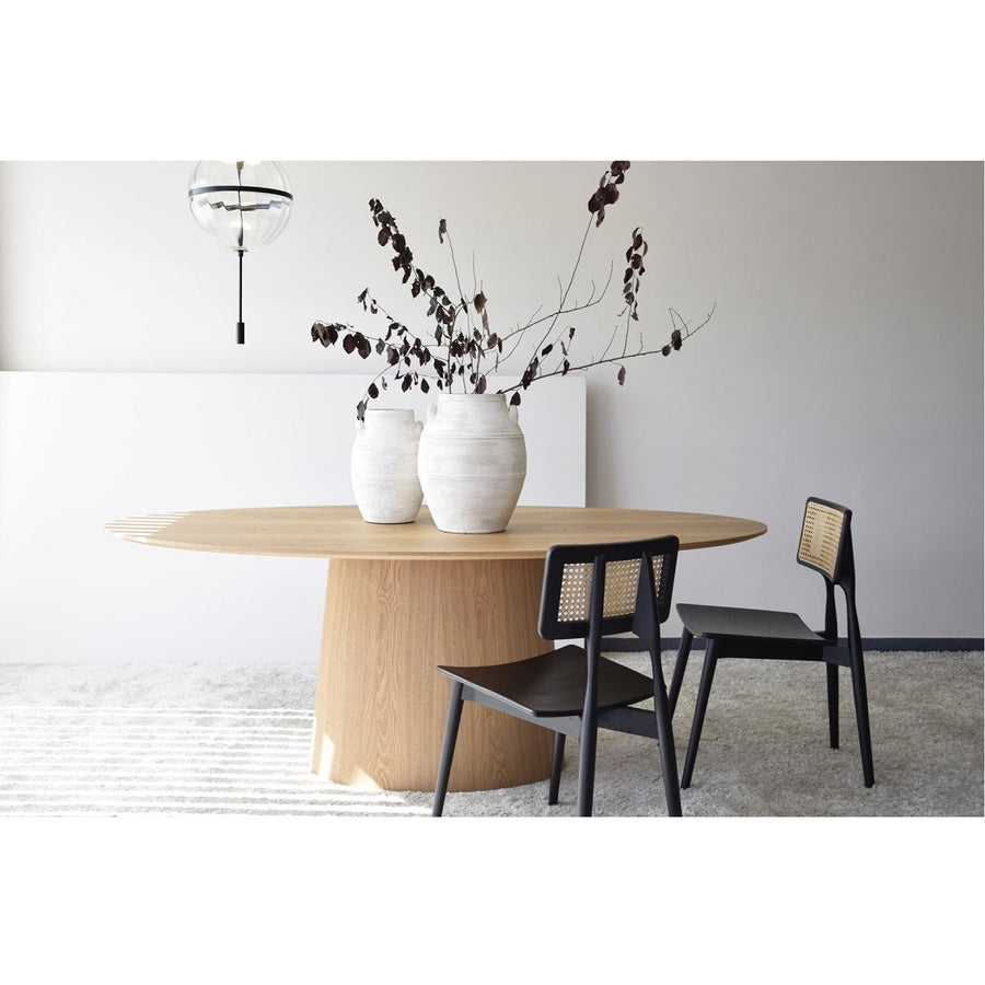 Mesa de comedor Oval